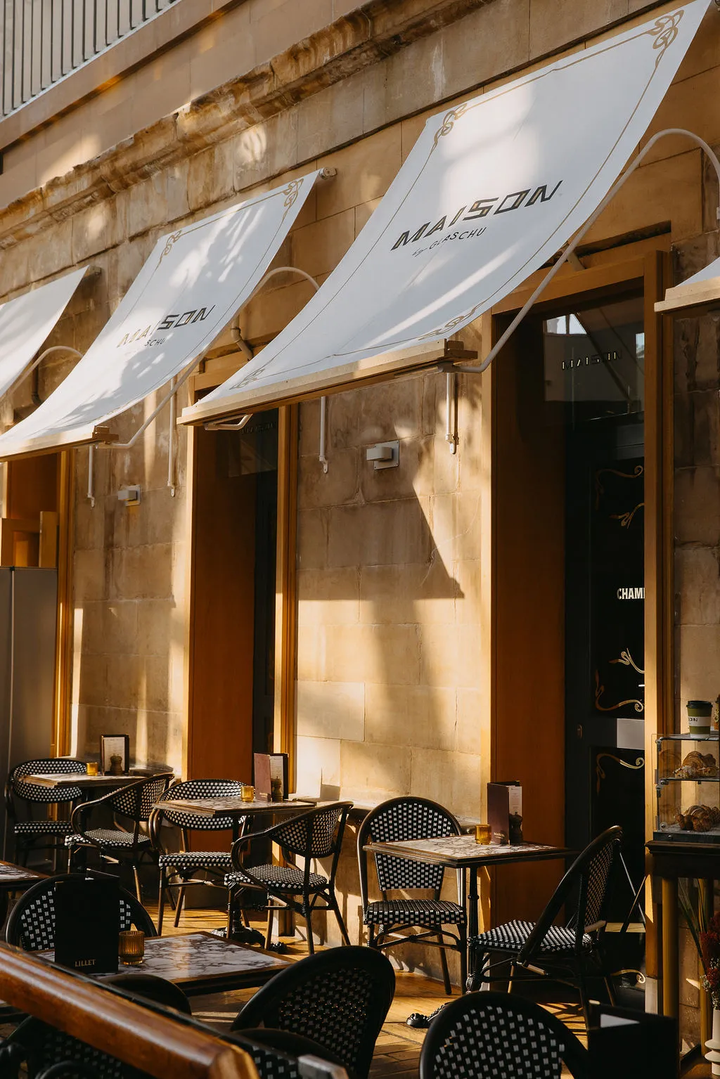 Maison by Glaschu — bar service detail