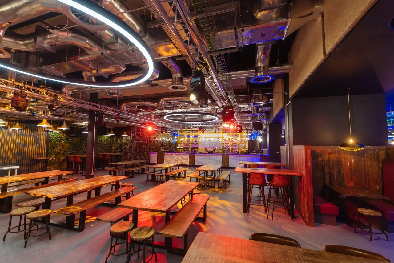 Strathclyde Students' Union — main bar interior